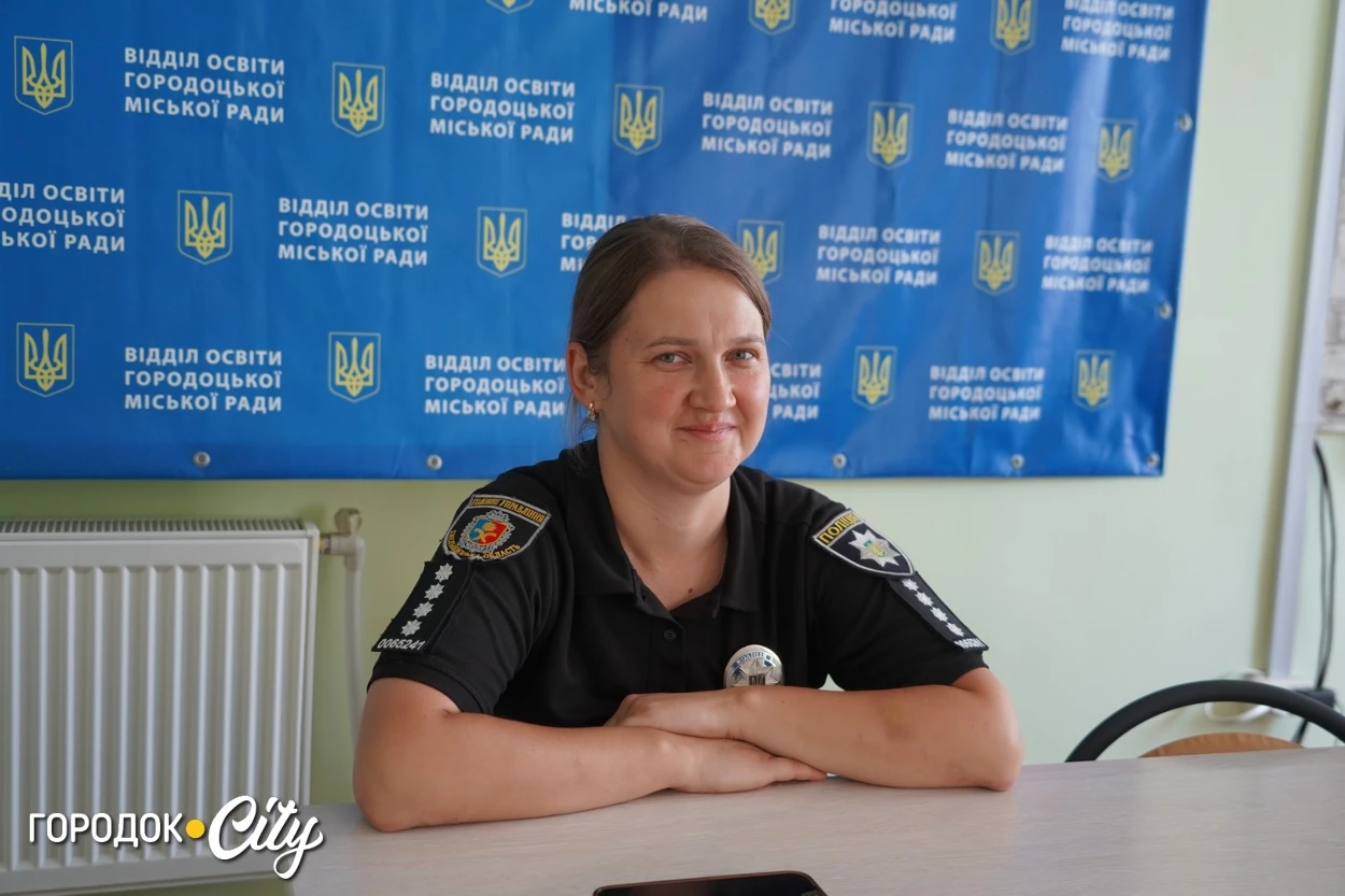 Три ДТП за літо: у Городку поліцейські зібрали батьків юних мотоциклістів