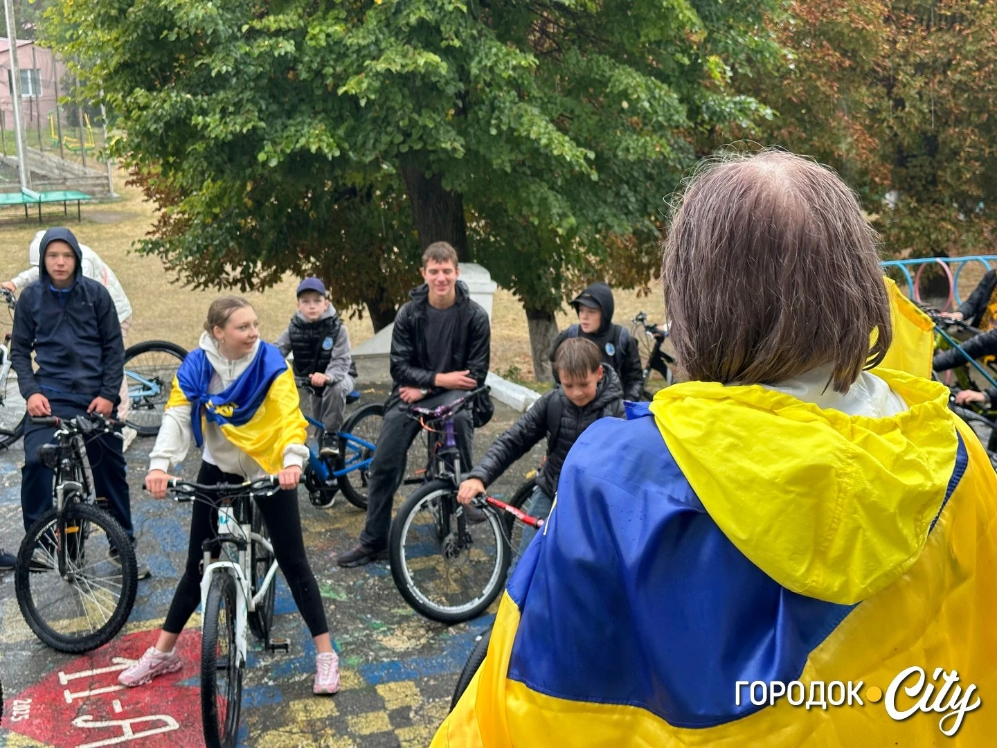 Попри дощ: у Городоцькому ліцеї №1 провели велопробіг до Дня миру