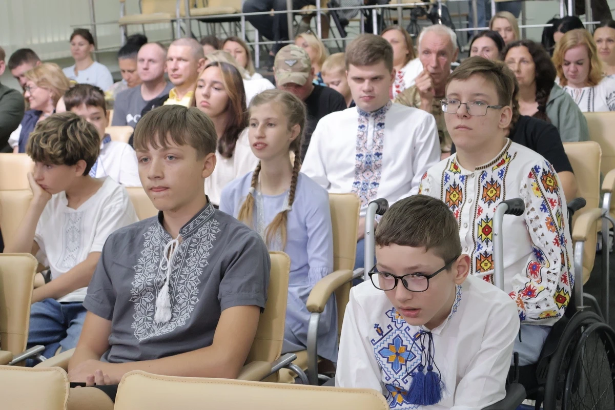 «Коло незламних»: як творчий проєкт обʼєднав дітей, військових і ветеранів