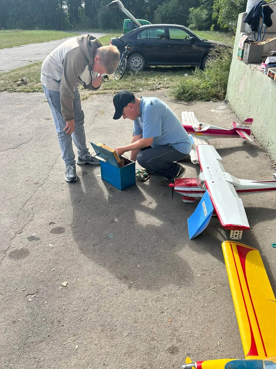 У Городку школярі змагалися в авіамодельному спорті: як розподілилися місця