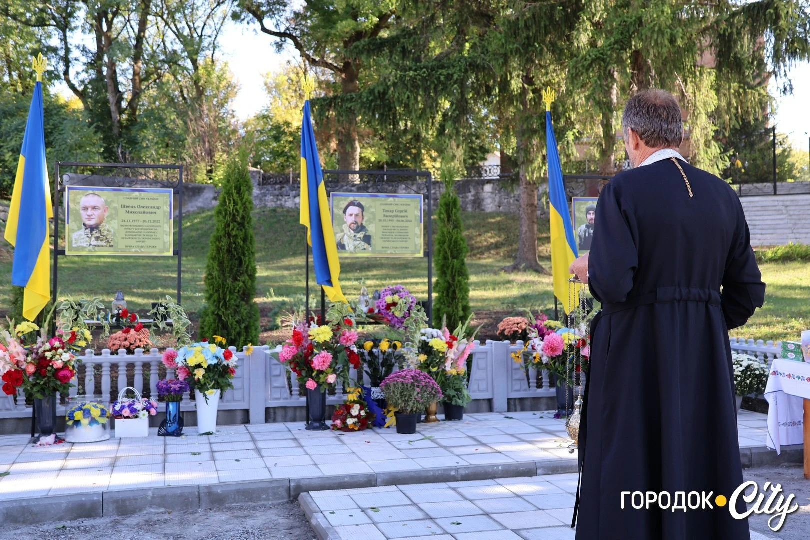 У Великому Карабчієві відкрили меморіальну дошку трьом полеглим захисникам
