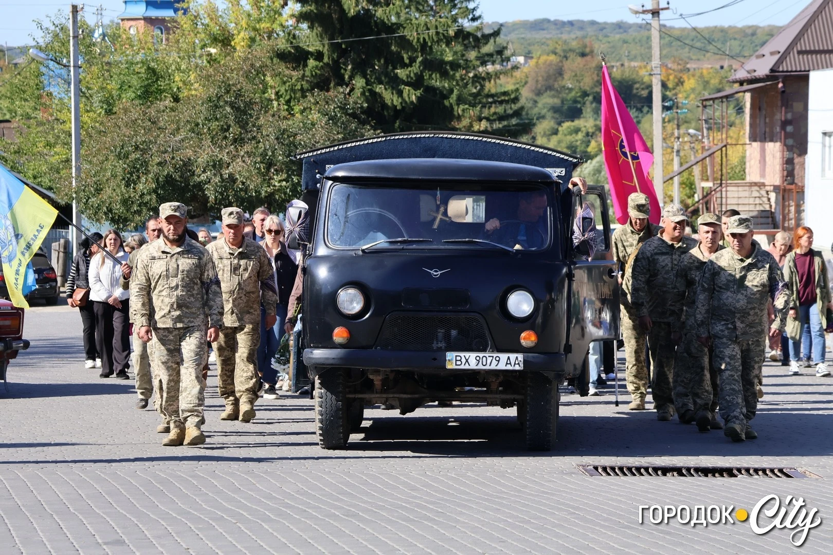 У Сатанові попрощалися із загиблим захисником Олегом Бодуновим