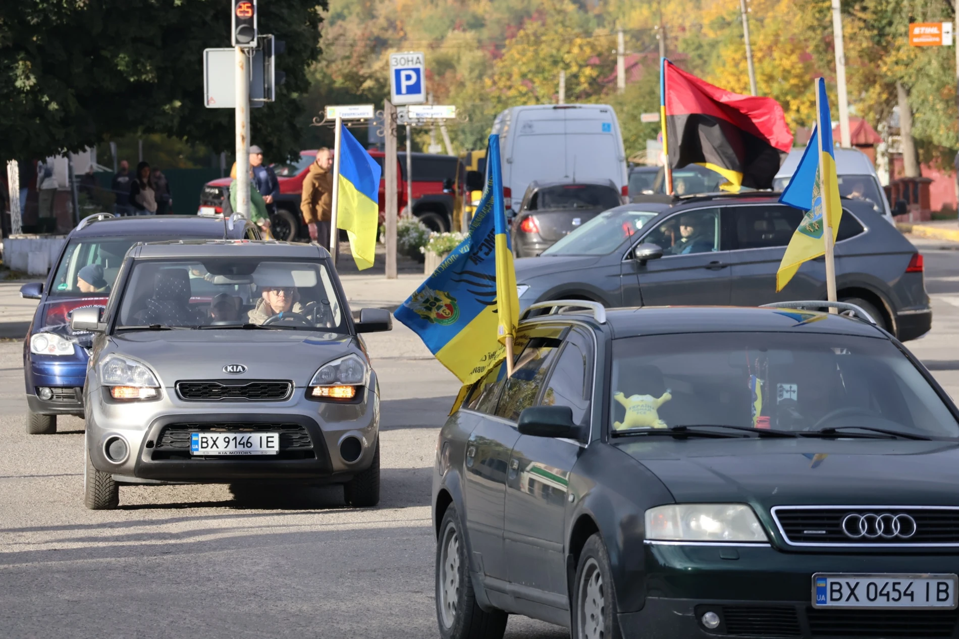 80 субот на площі: у Городку відбувся автопробіг на підтримку родин зниклих безвісти воїнів