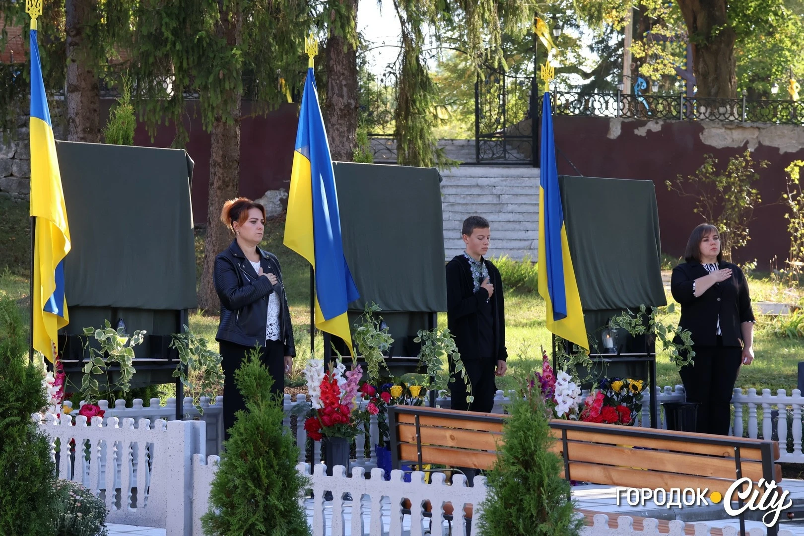 У Великому Карабчієві відкрили меморіальну дошку трьом полеглим захисникам