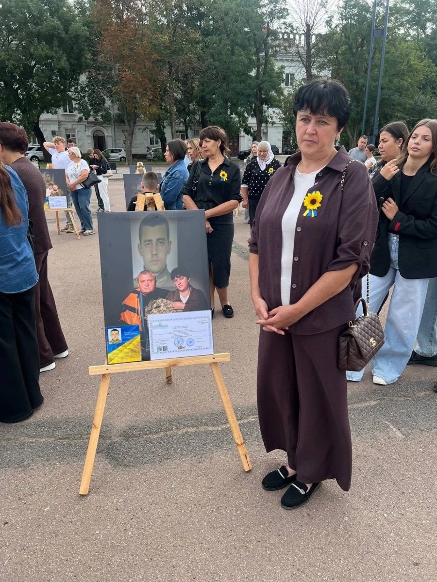 Родини полеглих воїнів із Городоччини долучилися до фотовиставки у Хмельницькому