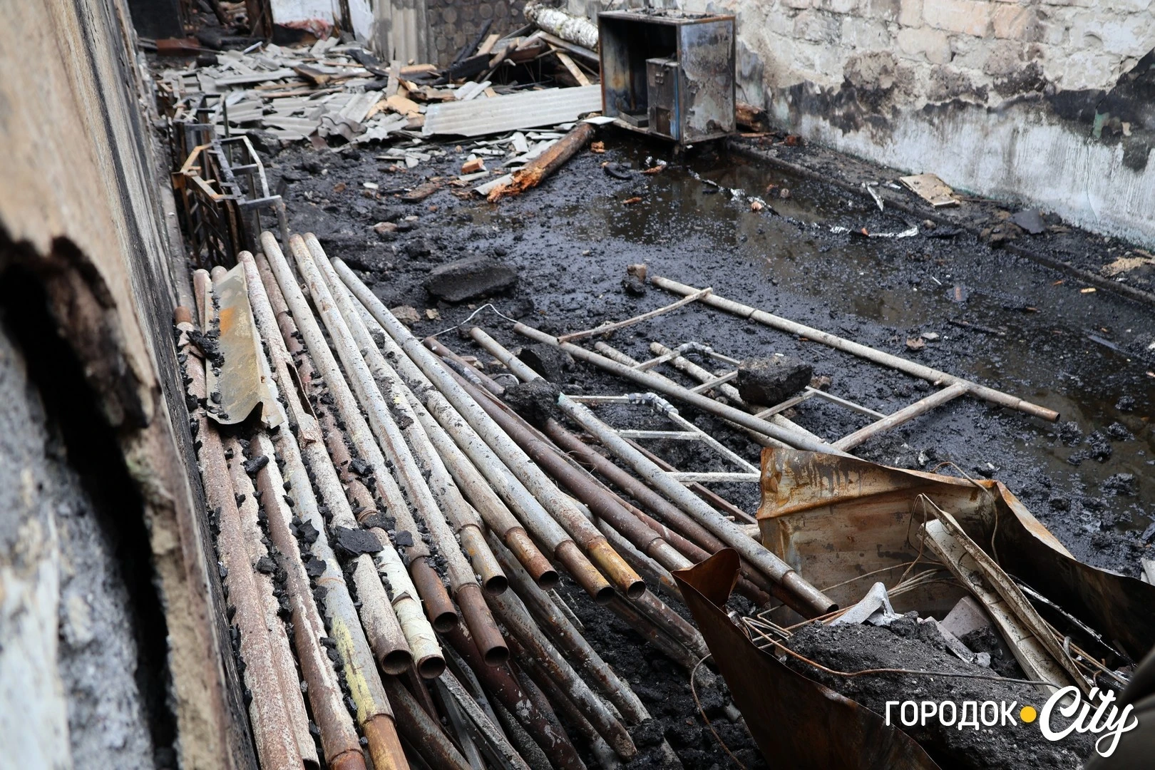 Згуртувалися навколо справи життя: як відновлюють магазин «Партнер» у Городку