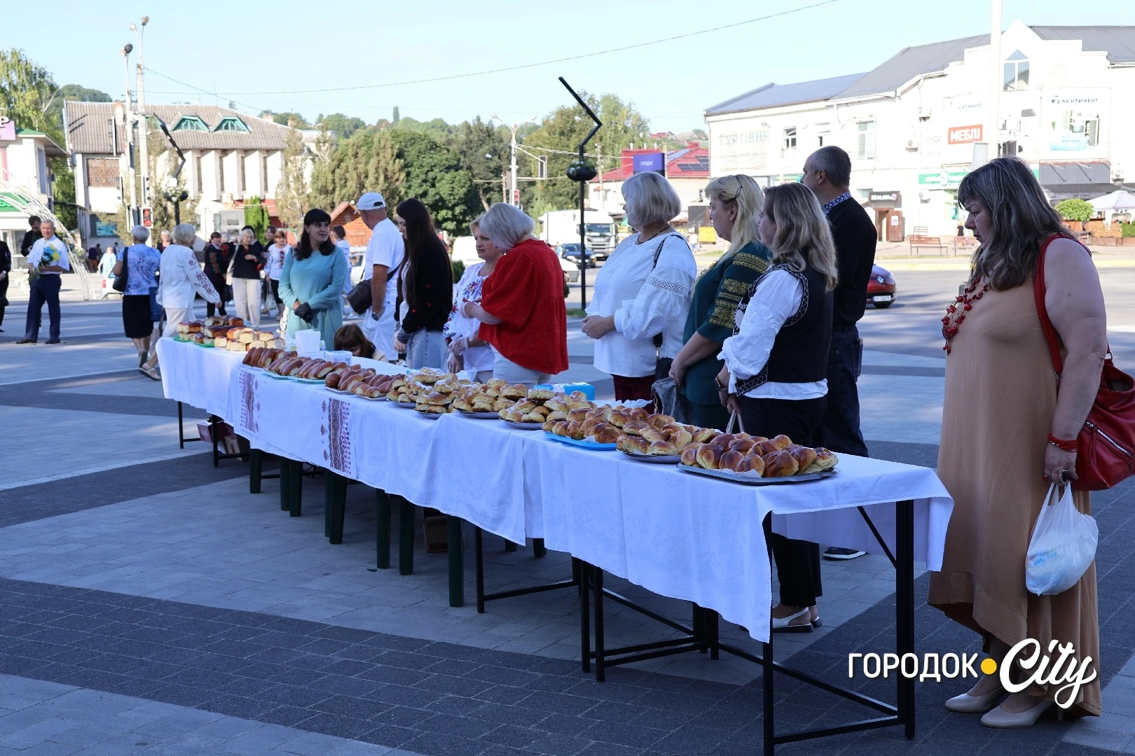 «Україну я хочу бачити вільною». Як у Городку відзначили 35-ту річницю Незалежності