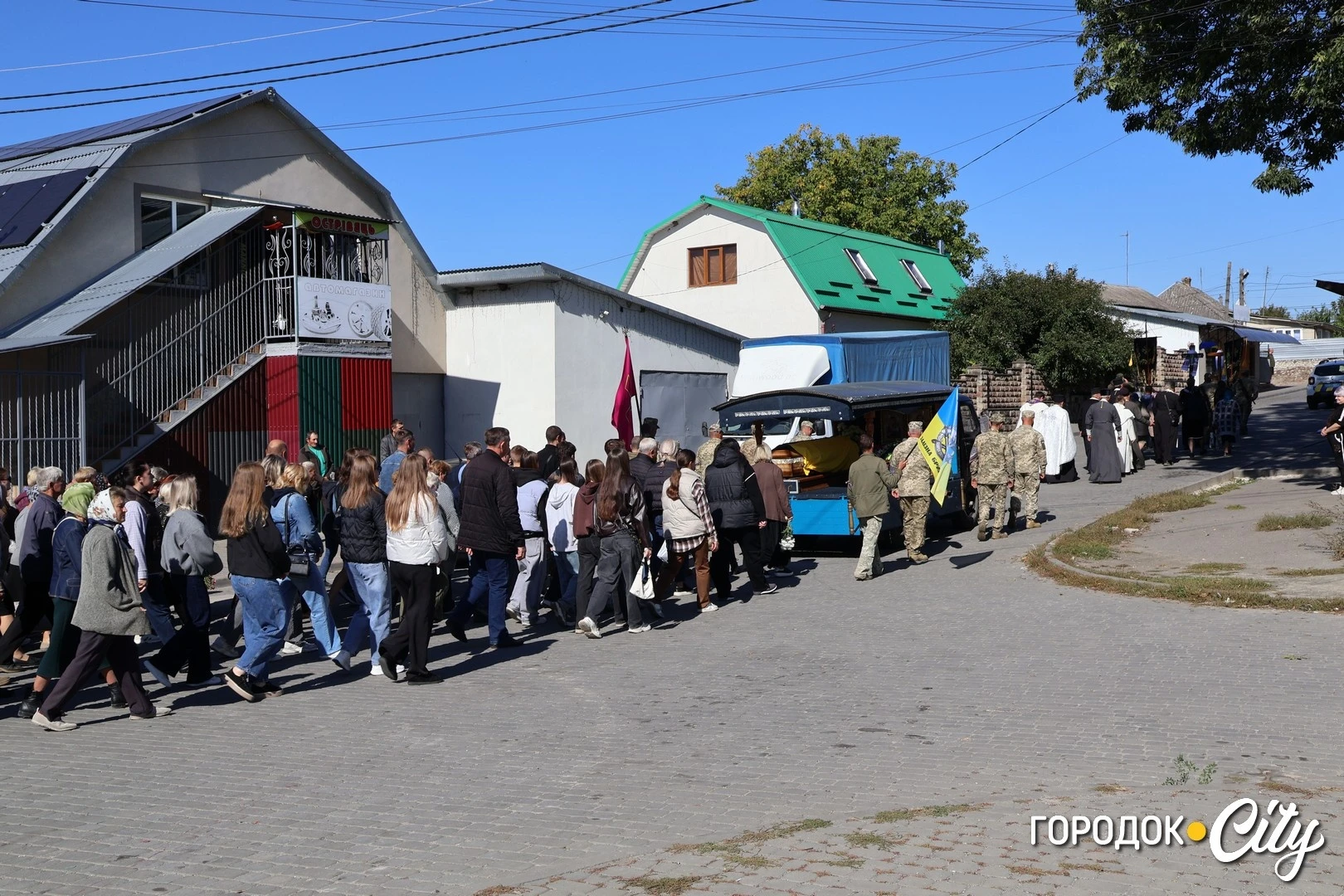 У Сатанові попрощалися із загиблим захисником Олегом Бодуновим