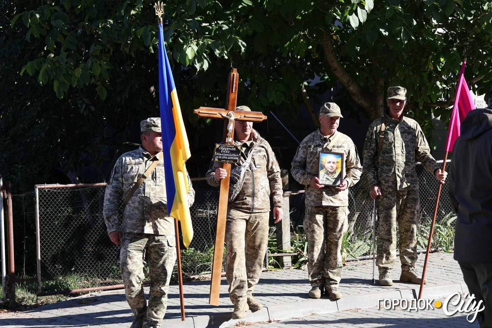 У Сатанові попрощалися із загиблим захисником Олегом Бодуновим