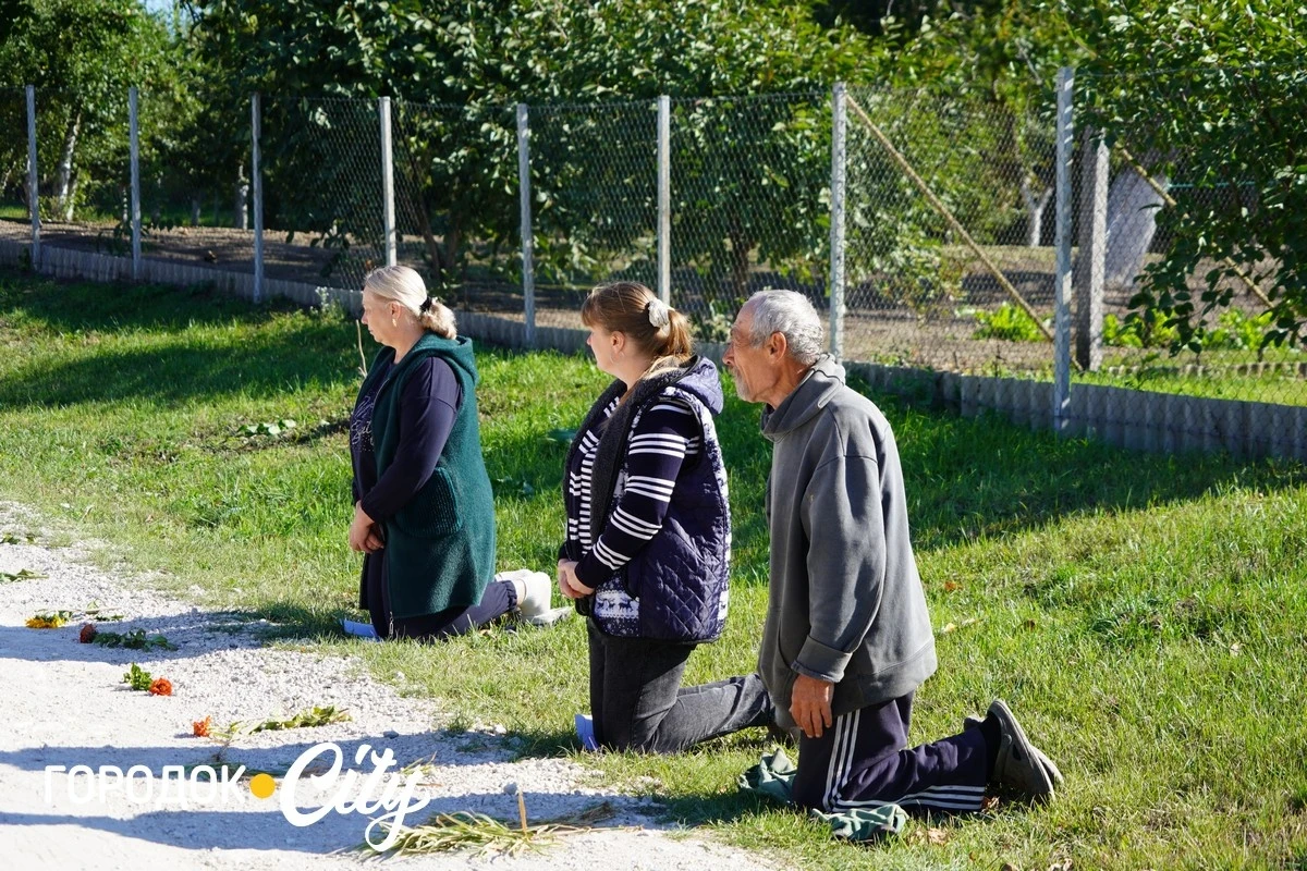 У селі Велика Яромирка городоччани провели в останню путь захисника Віктора Васильківського