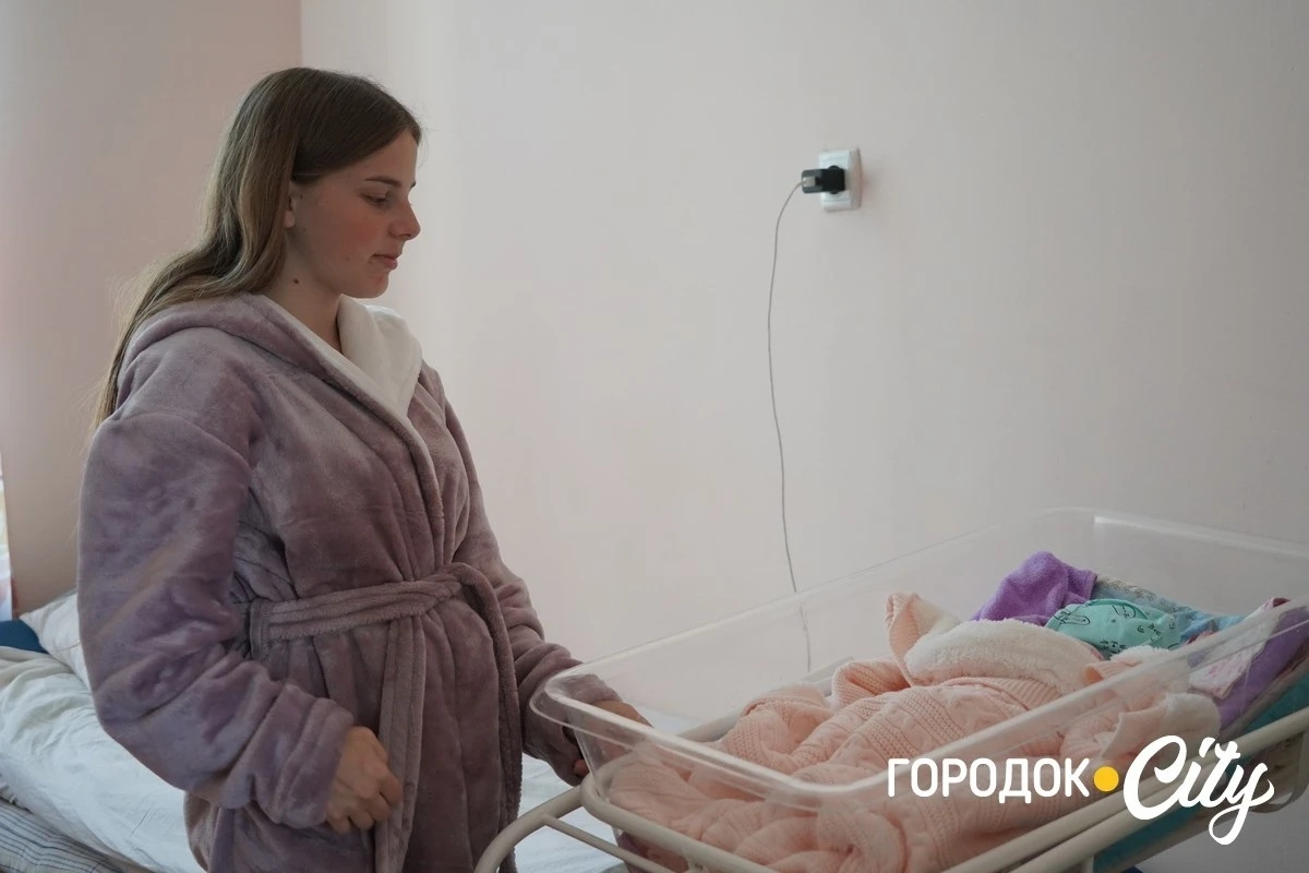 Перші миті життя у подарунок: у Городку започатковують безкоштовну фотозйомку новонароджених