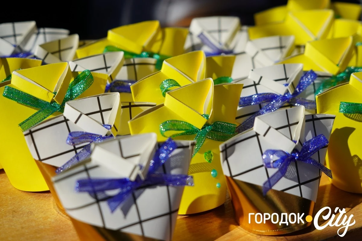 У Городоцькому ліцеї №1 на ярмарку зібрали понад 28 тисяч гривень для ЗСУ