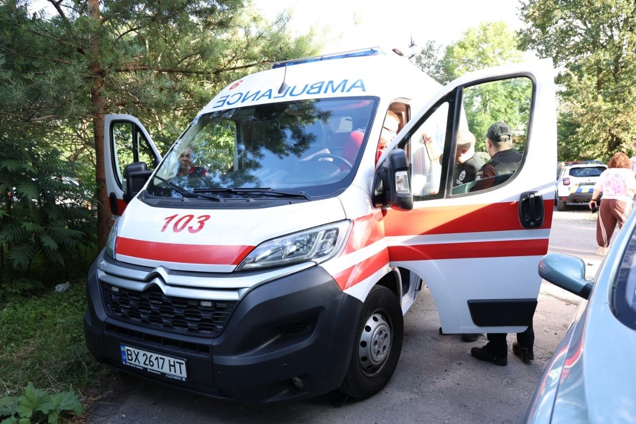 Семеро людей постраждали внаслідок атаки БпЛА на Хмельниччині