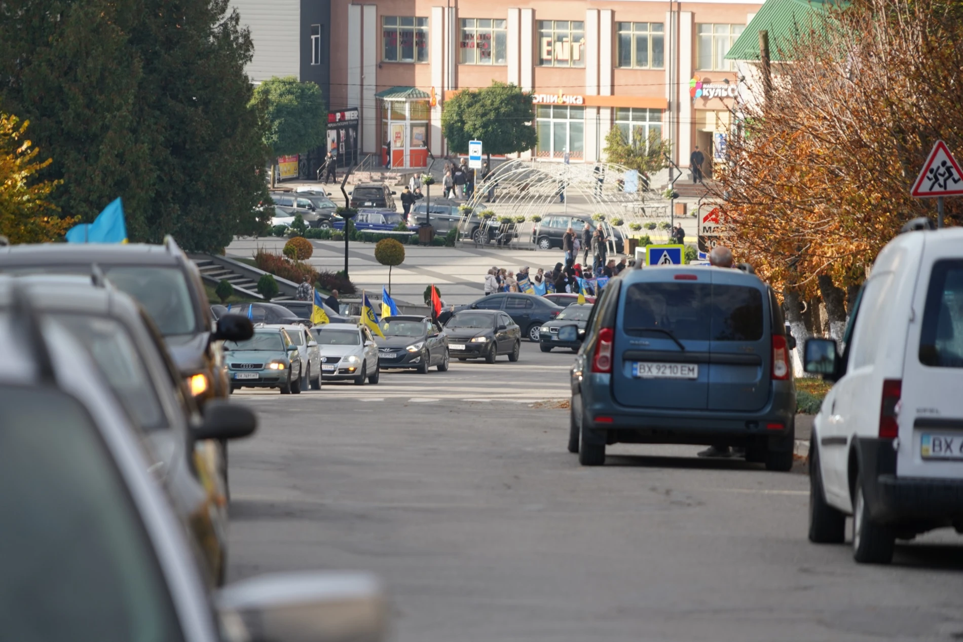 80 субот на площі: у Городку відбувся автопробіг на підтримку родин зниклих безвісти воїнів