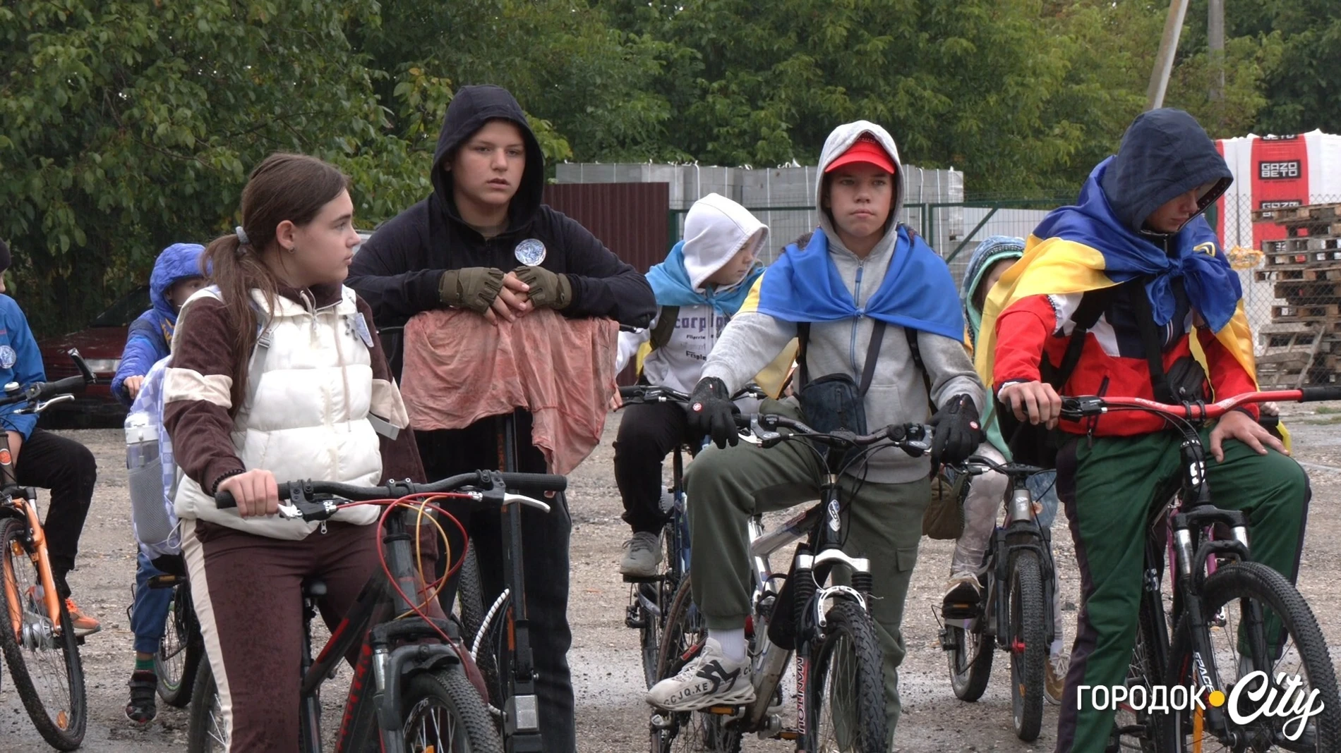Попри дощ: у Городоцькому ліцеї №1 провели велопробіг до Дня миру