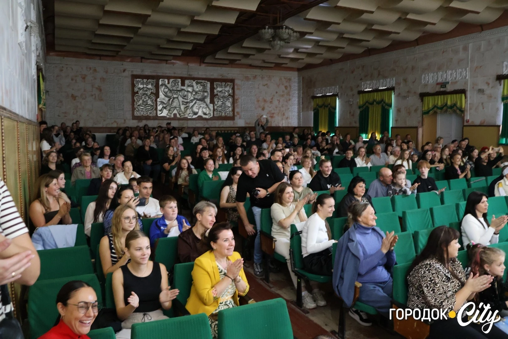 «Місто, що надихає». У Городку відбувся благодійний концерт дитячих творчих колективів