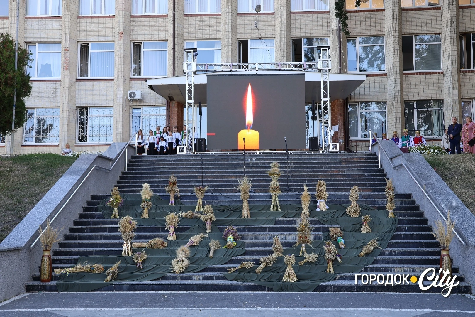 «Україну я хочу бачити вільною». Як у Городку відзначили 35-ту річницю Незалежності