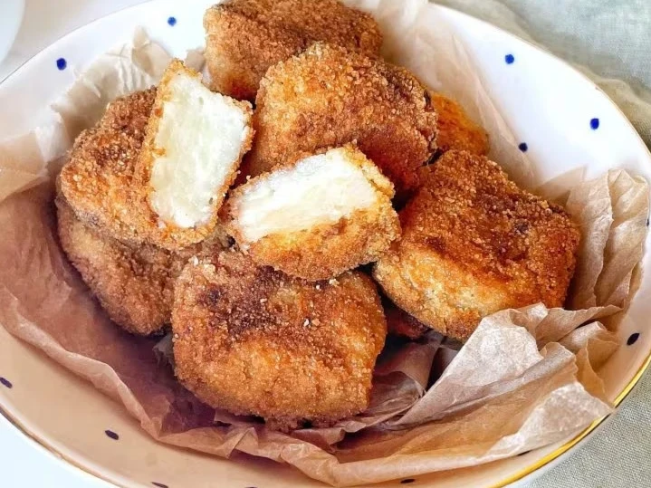 Три десерти з молока: іспанський Leche frita, італійська панакота та домашній пудинг