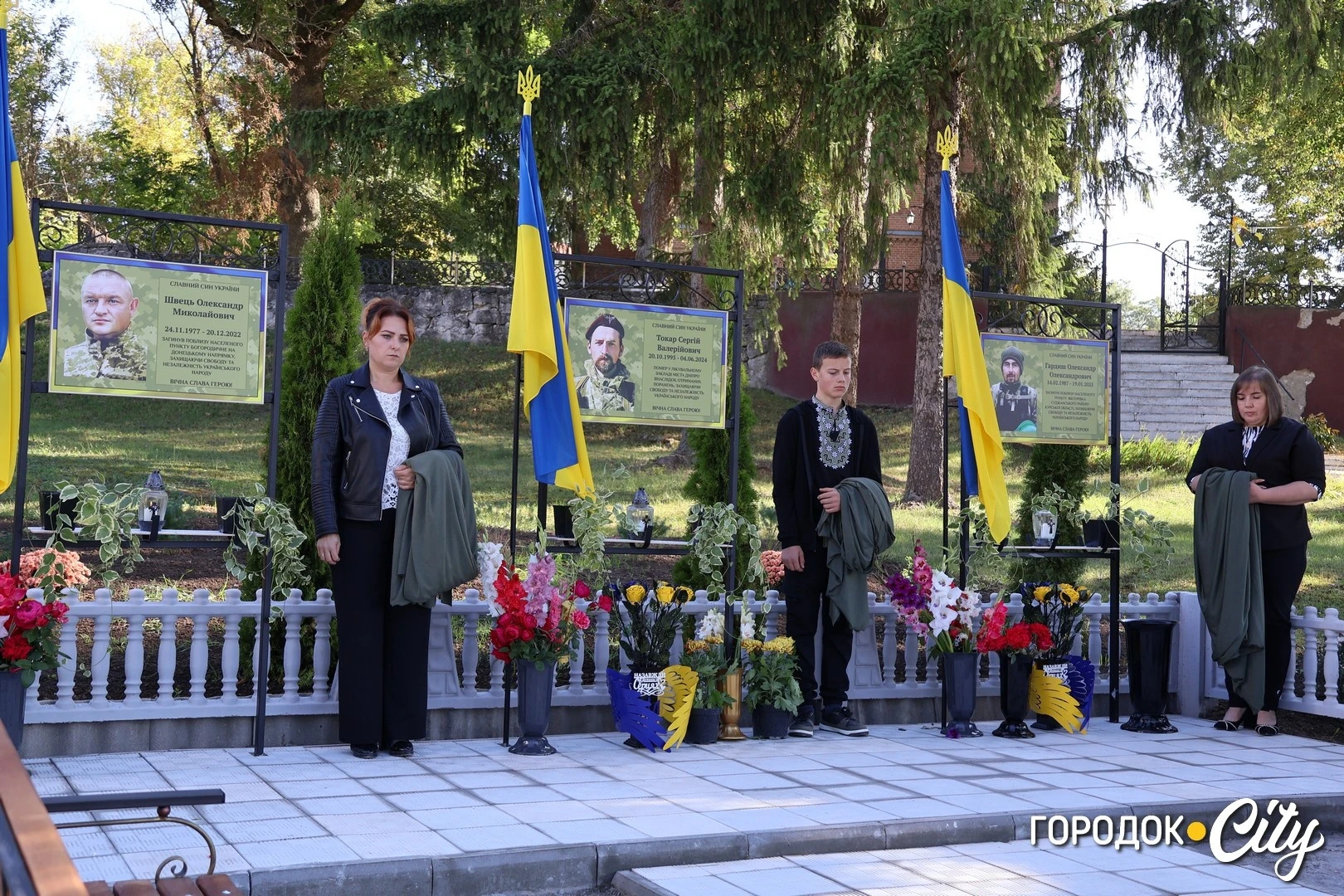 У Великому Карабчієві відкрили меморіальну дошку трьом полеглим захисникам