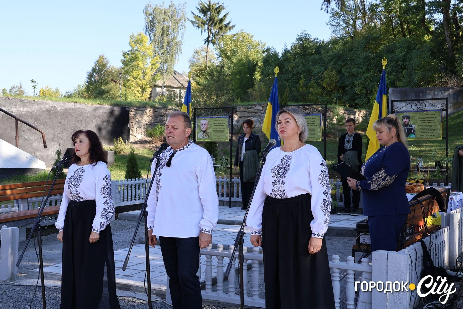У Великому Карабчієві відкрили меморіальну дошку трьом полеглим захисникам