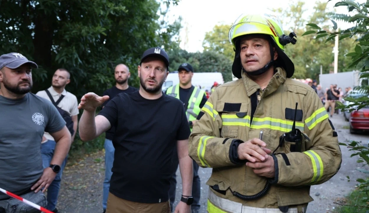 Семеро людей постраждали внаслідок атаки БпЛА на Хмельниччині
