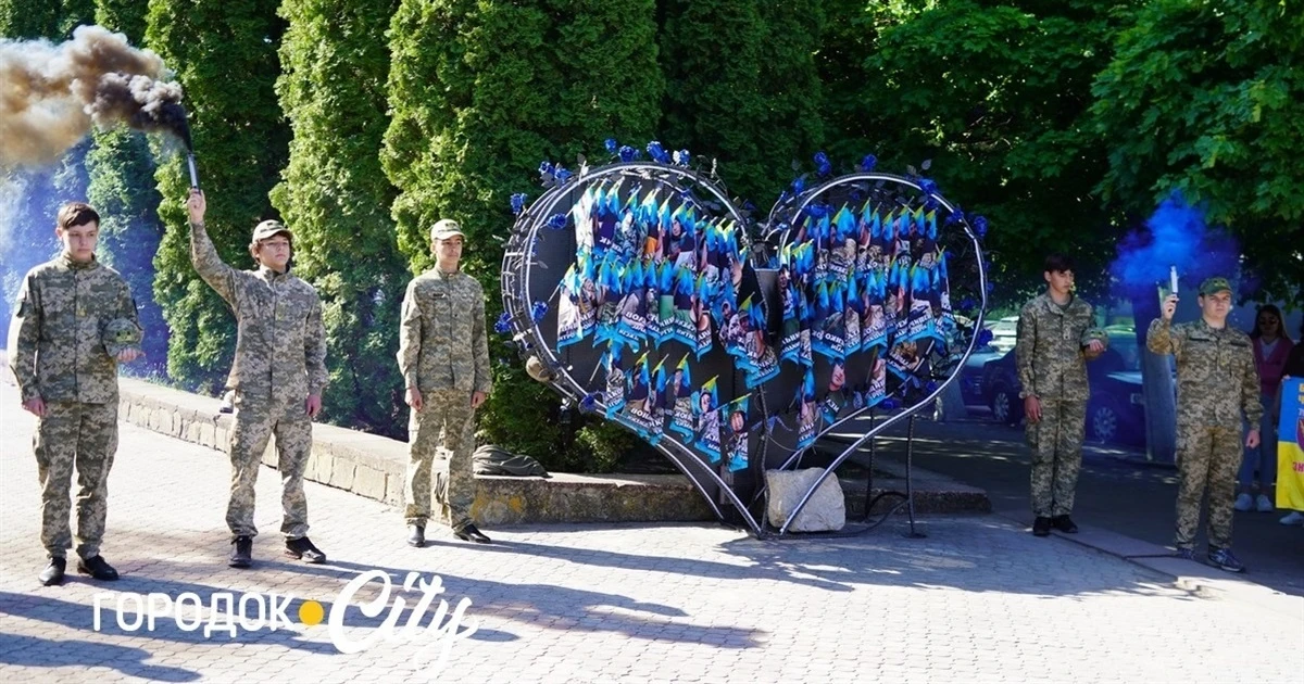 80 субот на площі: у Городку відбувся автопробіг на підтримку родин зниклих безвісти воїнів