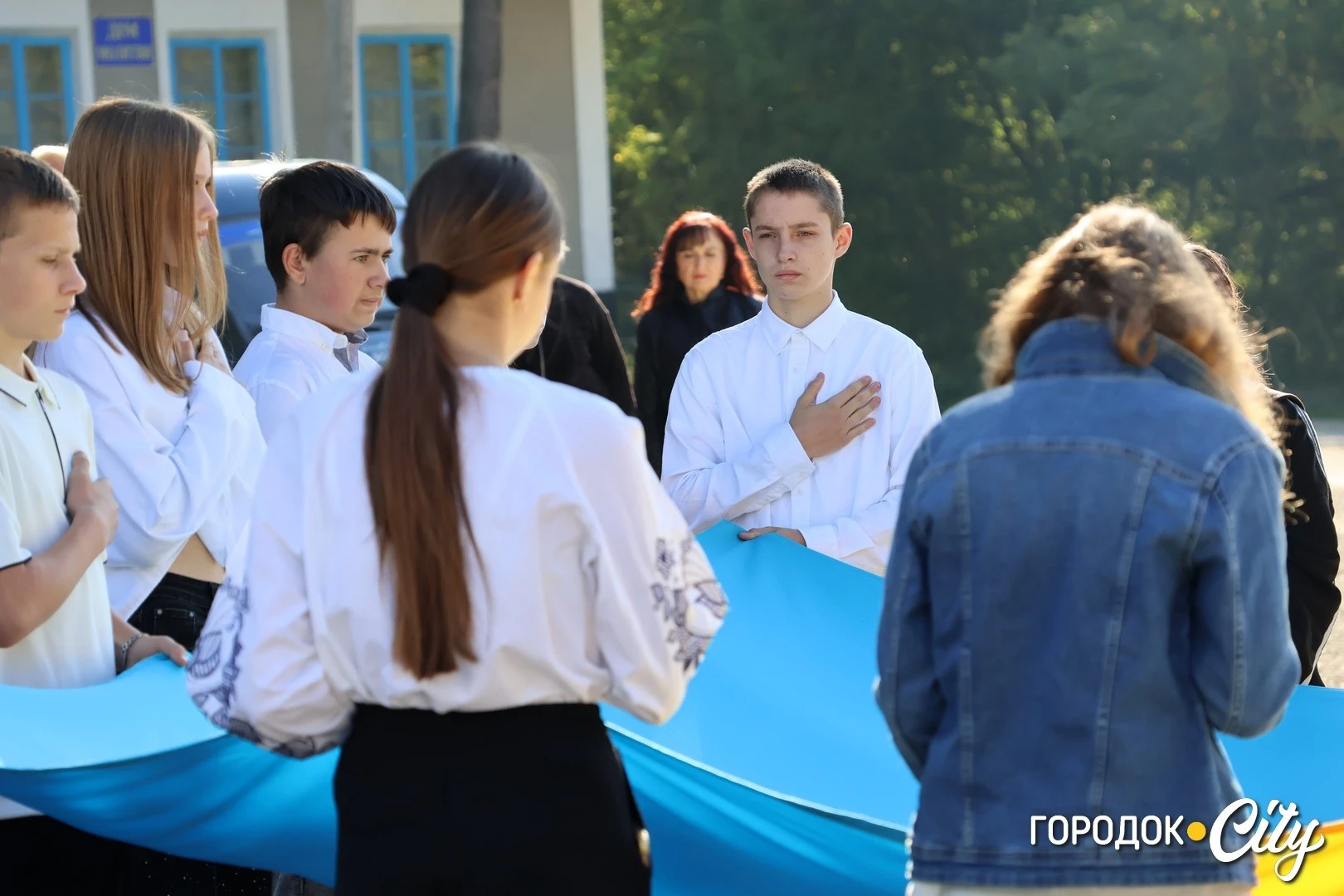У Великому Карабчієві відкрили меморіальну дошку трьом полеглим захисникам