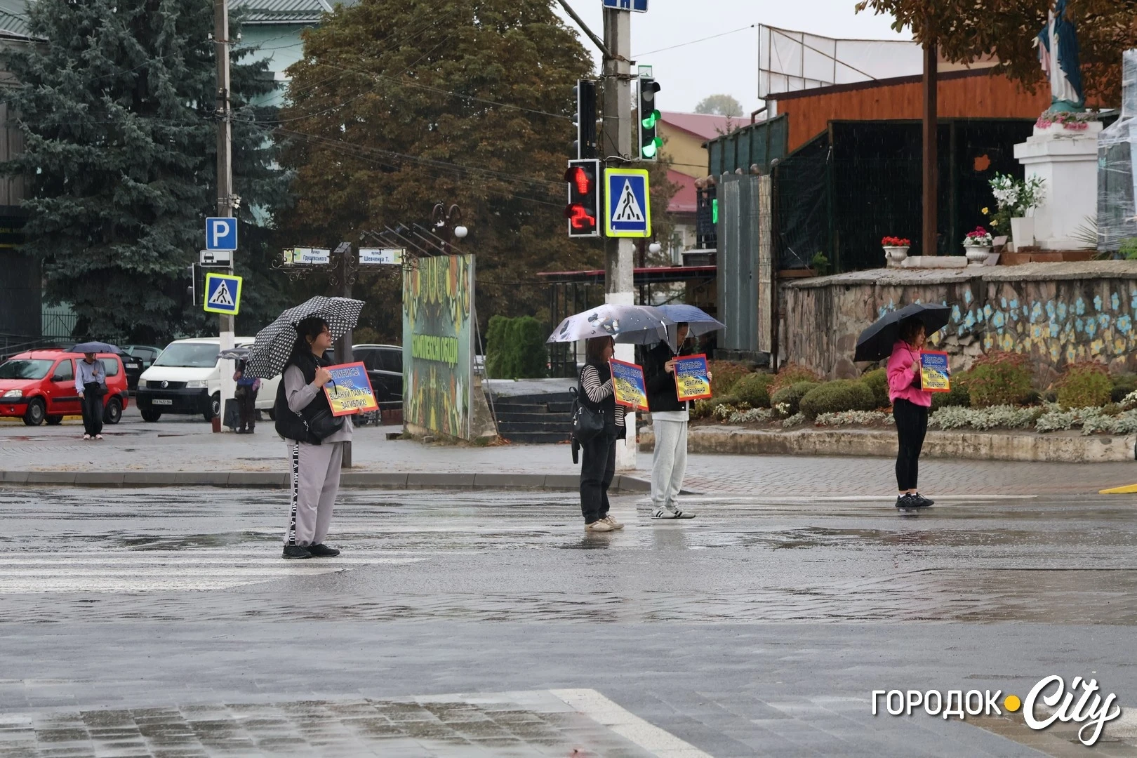 Пам’ять, що не згасає: у Городку вшанували загиблих захисників Дмитра Кодісова та Віталія Костюка