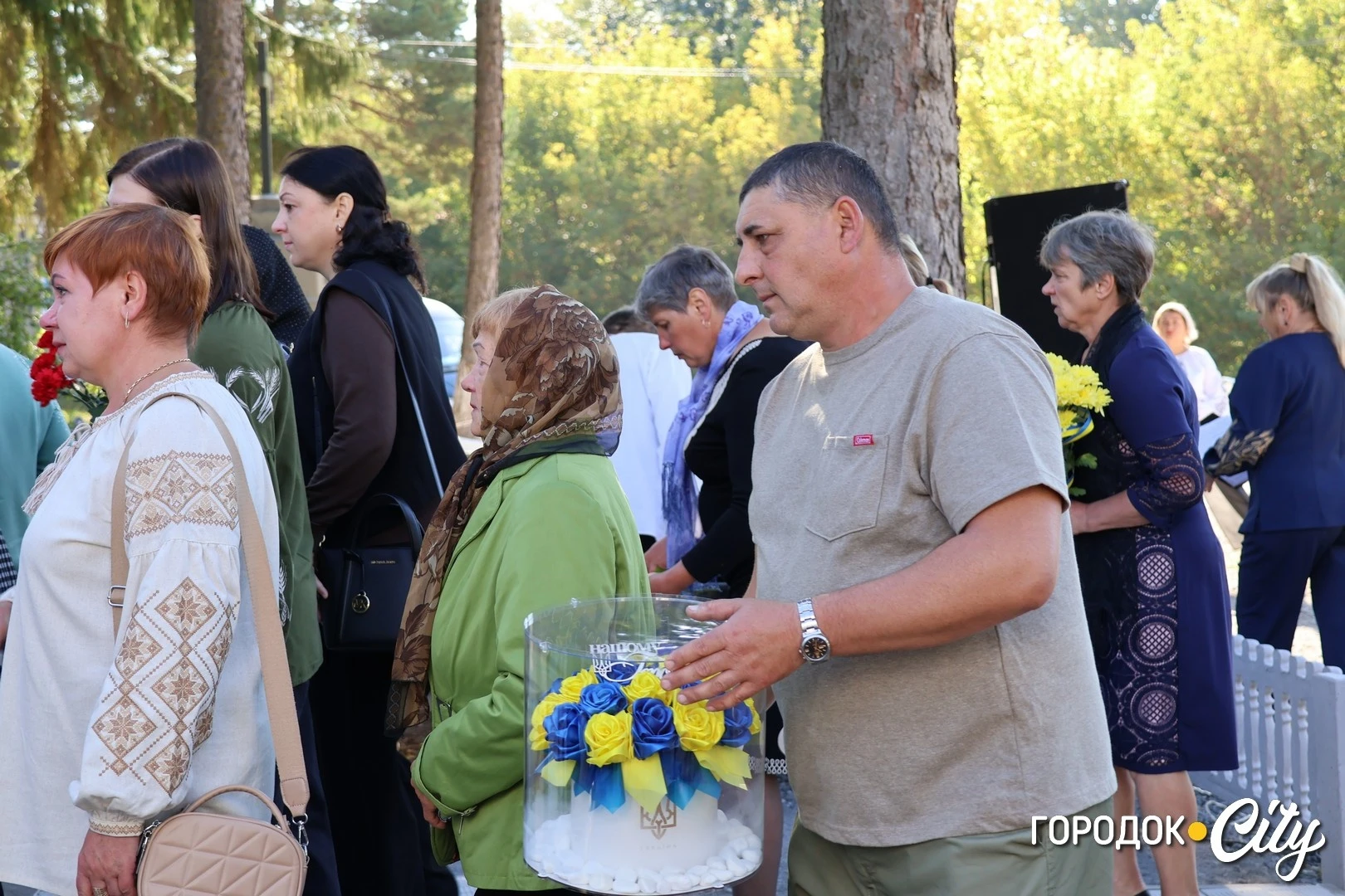 У Великому Карабчієві відкрили меморіальну дошку трьом полеглим захисникам