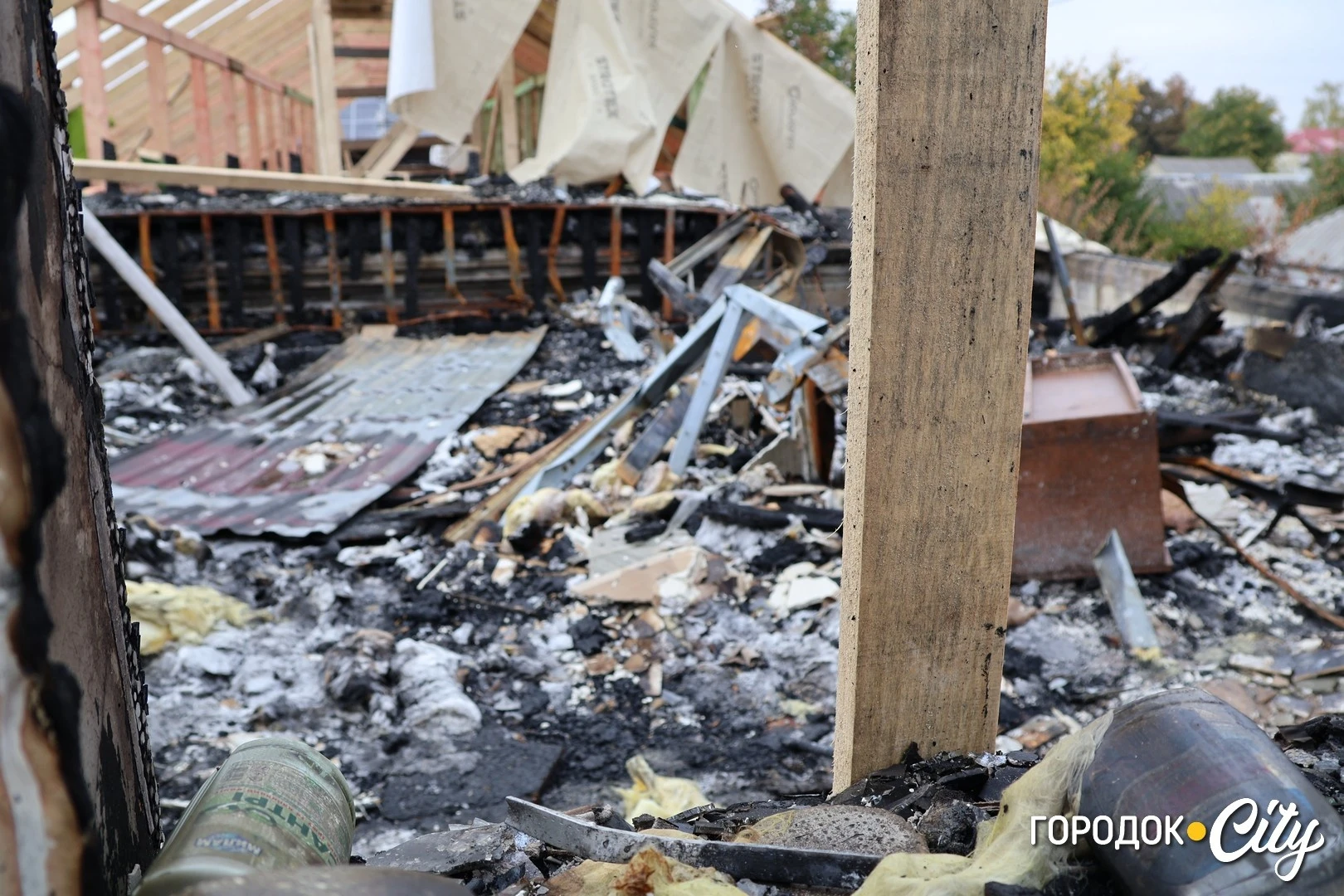 Згуртувалися навколо справи життя: як відновлюють магазин «Партнер» у Городку