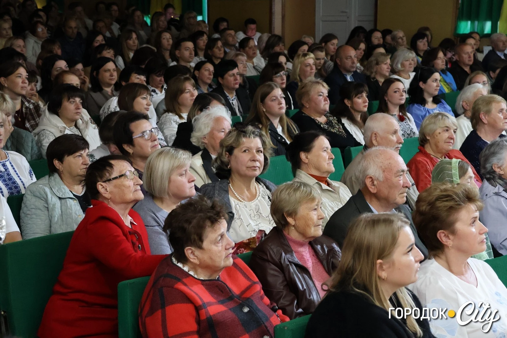 У Городку привітали працівників освіти з професійним святом