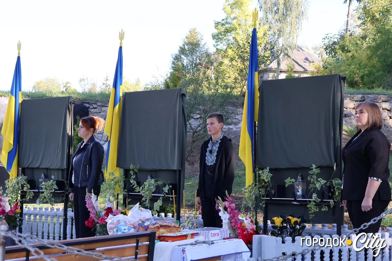 У Великому Карабчієві відкрили меморіальну дошку трьом полеглим захисникам