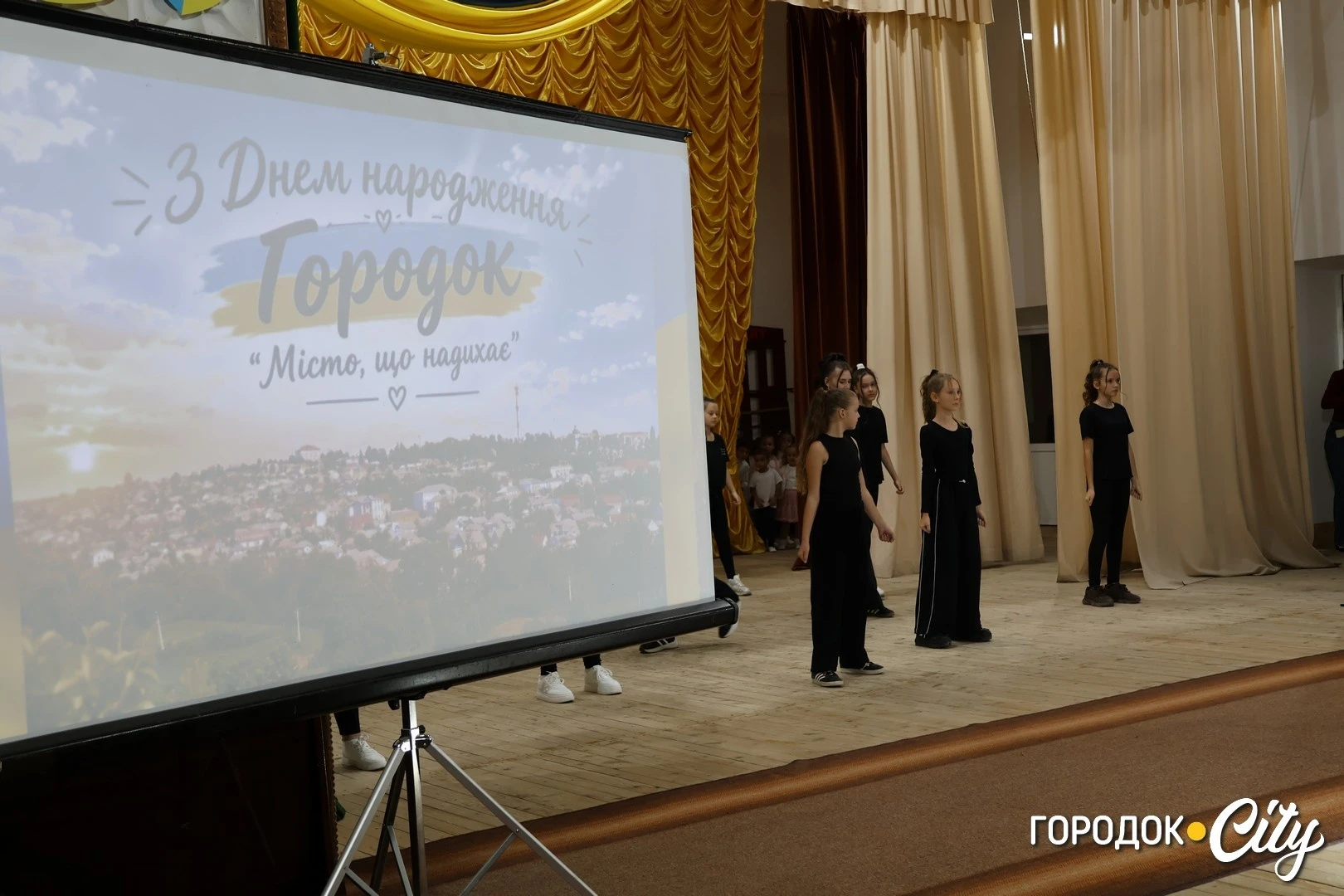«Місто, що надихає». У Городку відбувся благодійний концерт дитячих творчих колективів