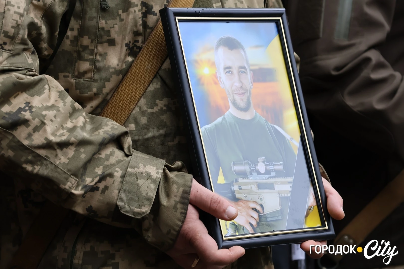 Після трьох років невідомості на щиті у село Немиринці повернувся Антон Тонкоглас