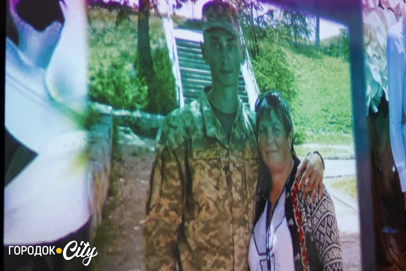 «Ми хочемо, щоб наших дітей пам’ятали»: у Городку матерям загиблих захисників вручили відзнаки