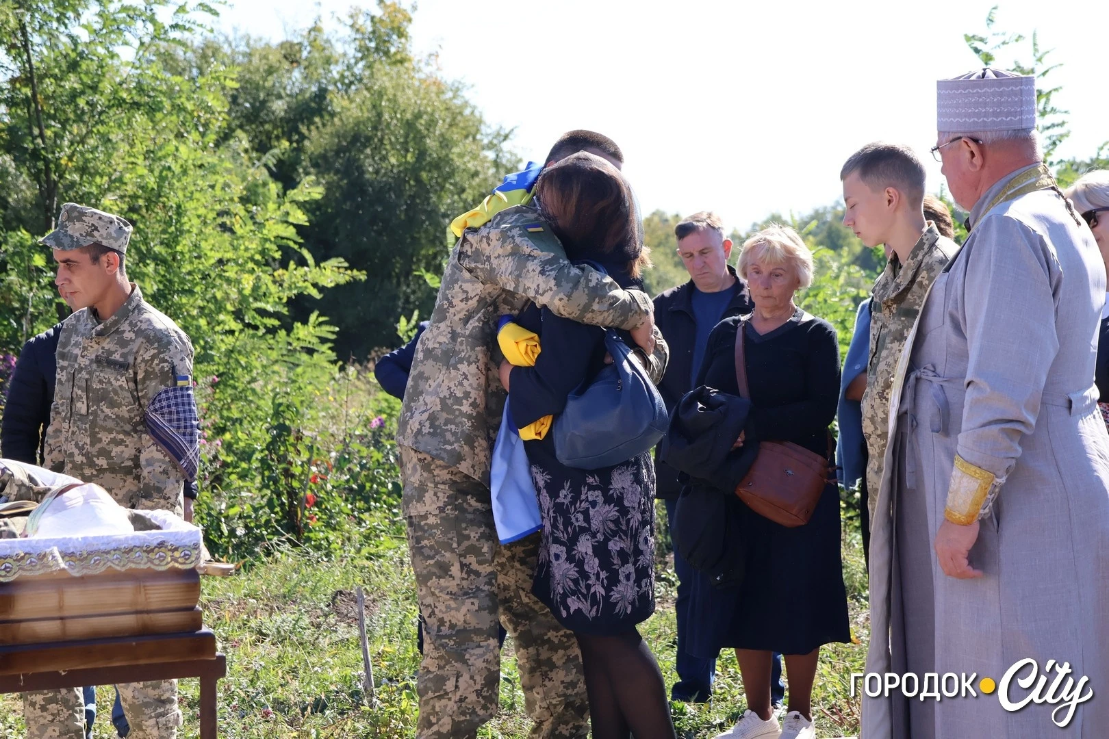 У Сатанові попрощалися із загиблим захисником Олегом Бодуновим