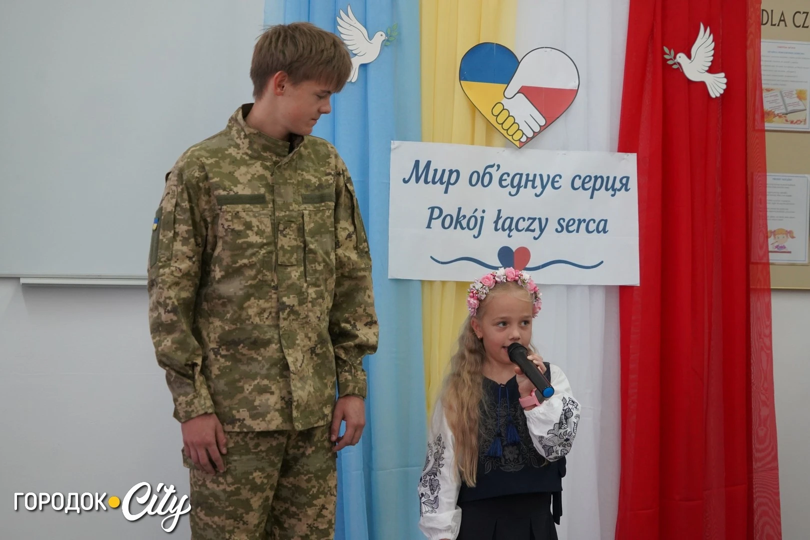 «Можливо, разом знайдемо рішення»: Пйотр Лукасевич відвідав польськомовний ліцей у Городку