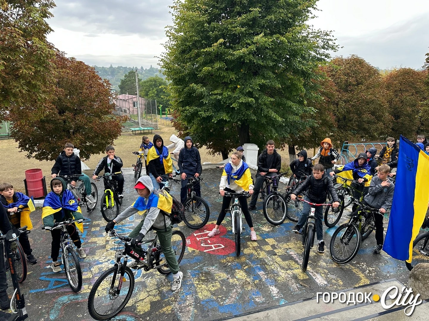 Попри дощ: у Городоцькому ліцеї №1 провели велопробіг до Дня миру
