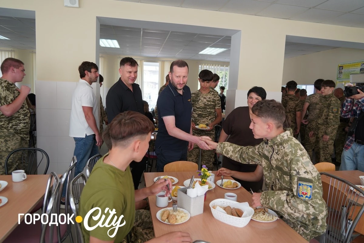 Городоцькі школярі перейшли на безоплатне харчування. Як громада впроваджує реформу