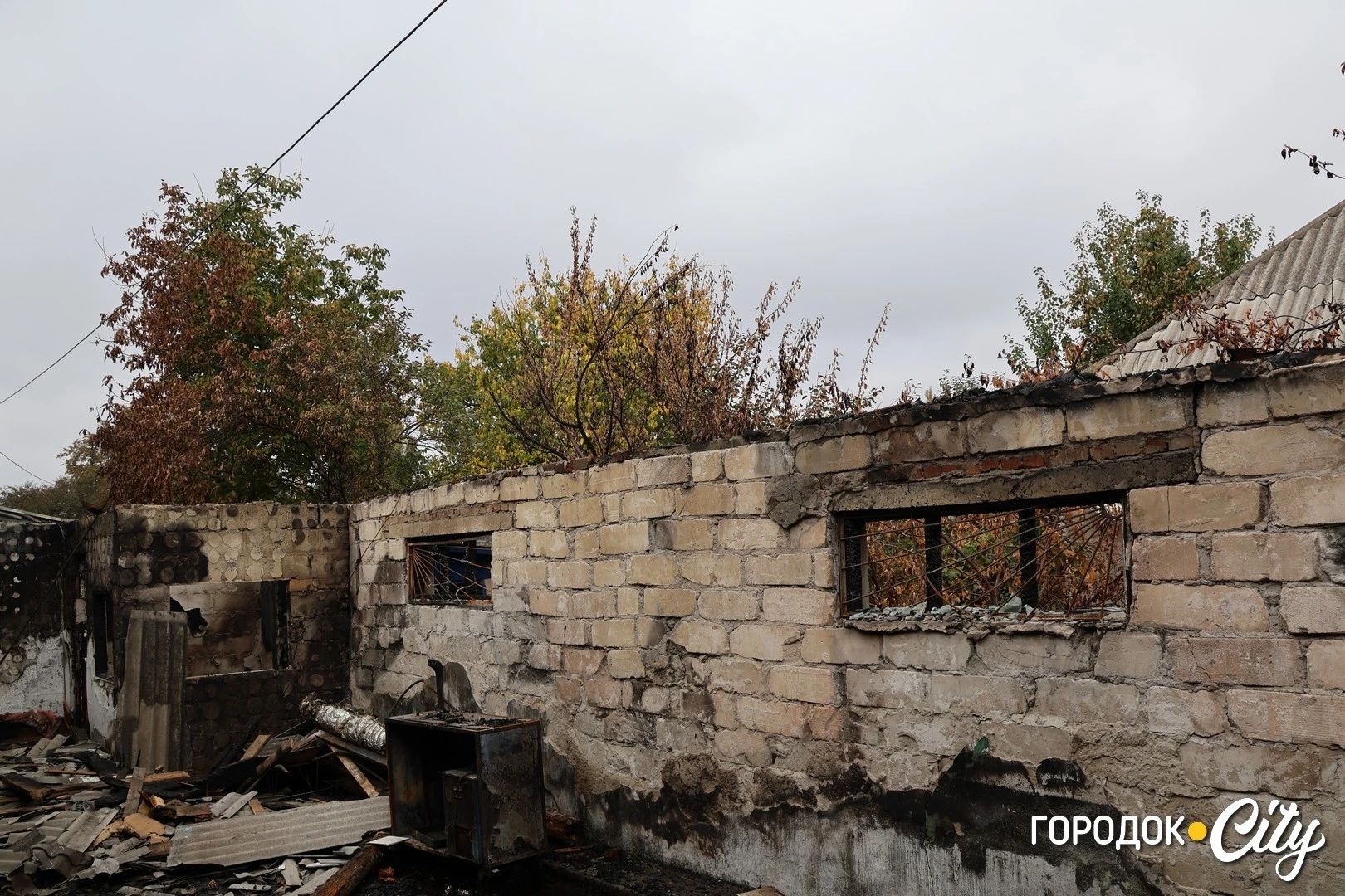 Згуртувалися навколо справи життя: як відновлюють магазин «Партнер» у Городку