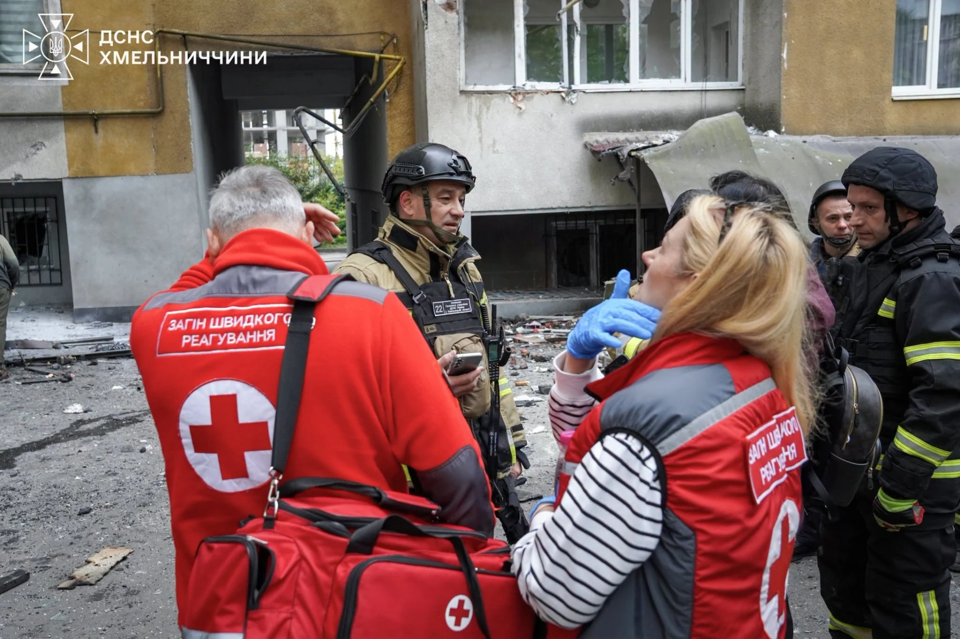 Атака російських безпілотників: знешкоджено 18 БПЛА, пошкоджена багатоповерхівка у Хмельницькому
