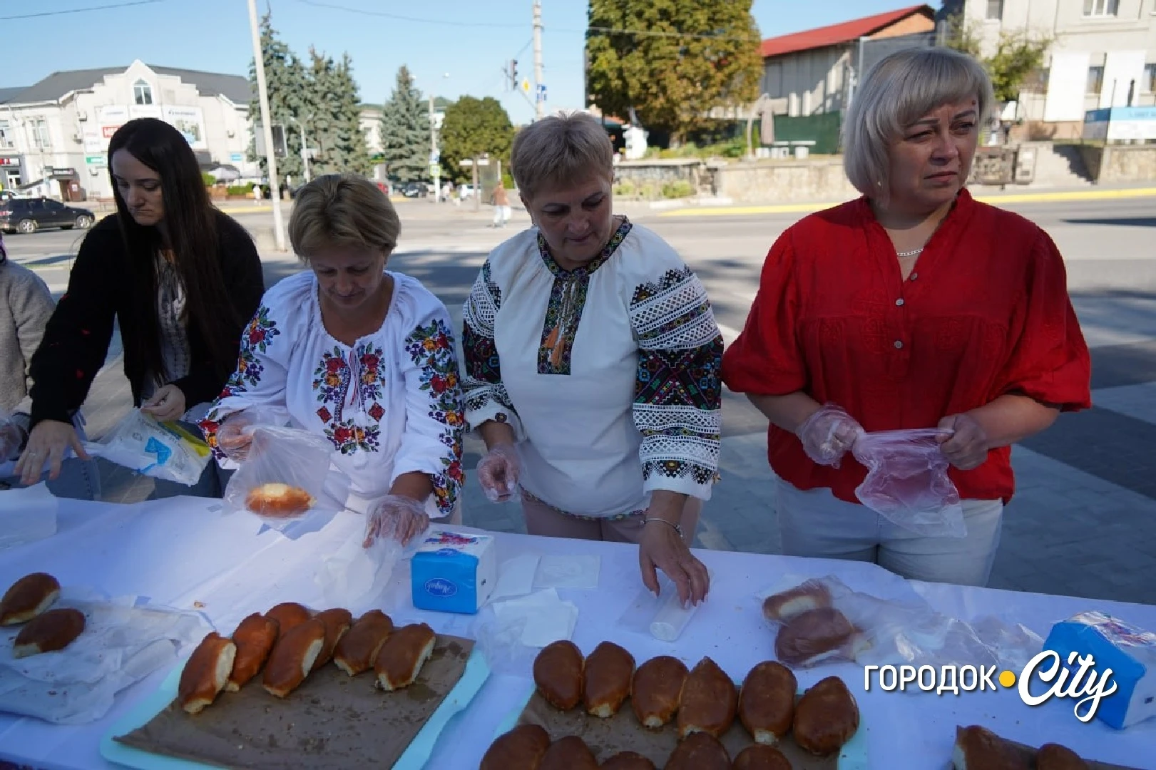 «Україну я хочу бачити вільною». Як у Городку відзначили 35-ту річницю Незалежності