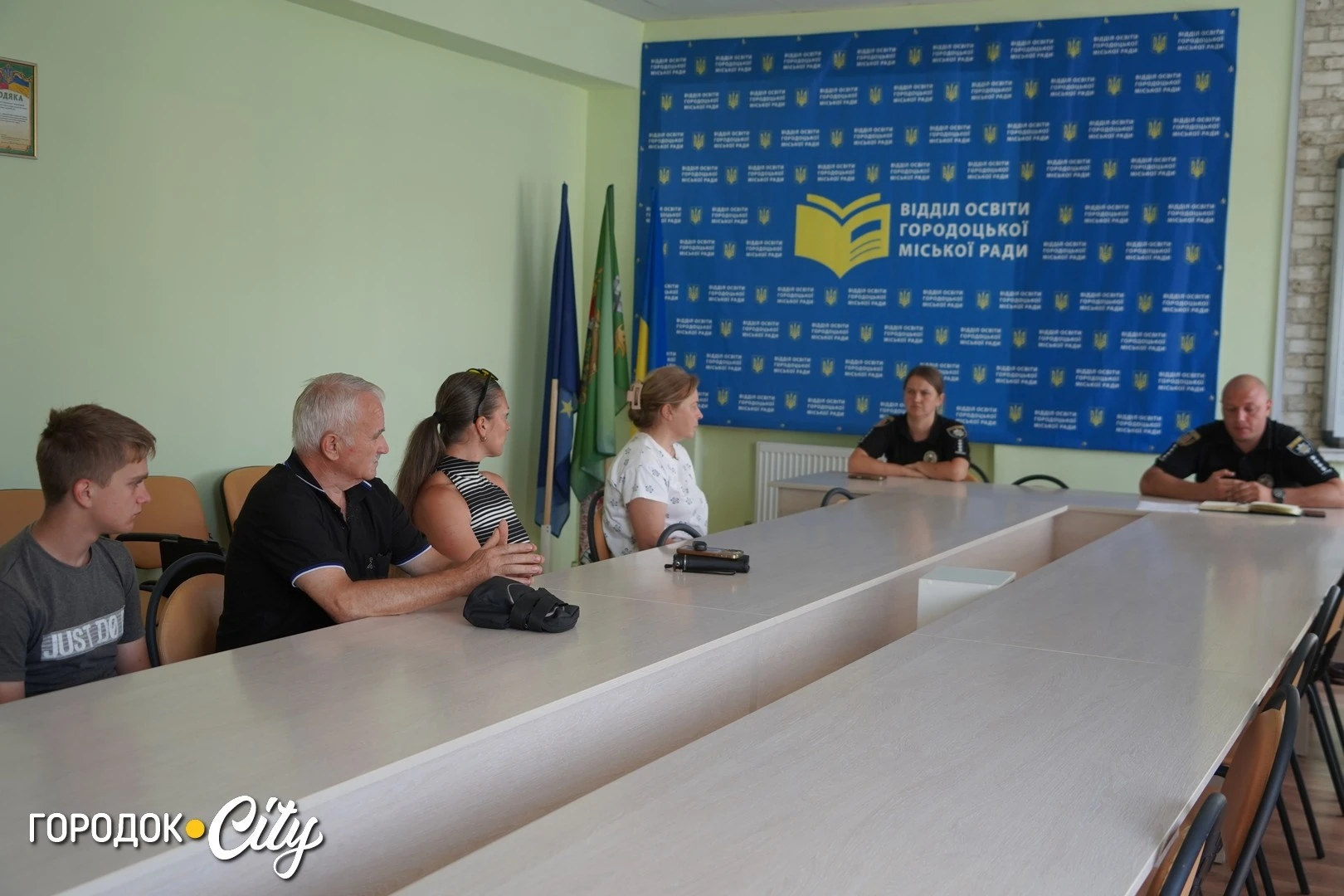 Три ДТП за літо: у Городку поліцейські зібрали батьків юних мотоциклістів
