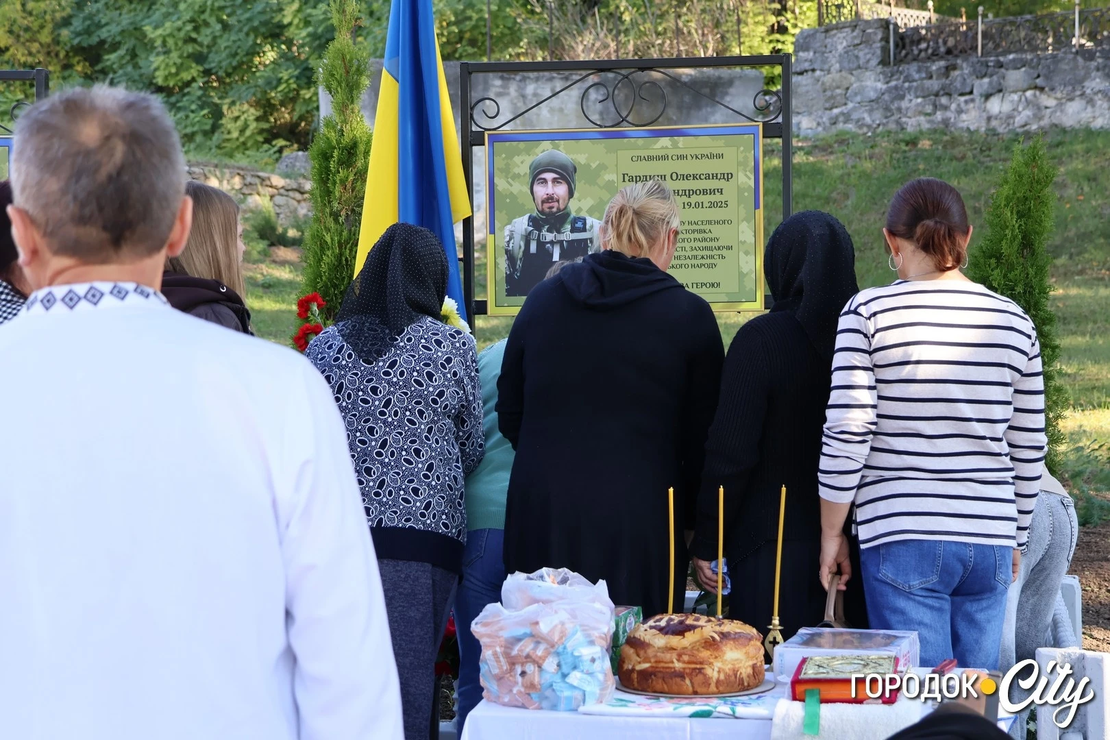У Великому Карабчієві відкрили меморіальну дошку трьом полеглим захисникам