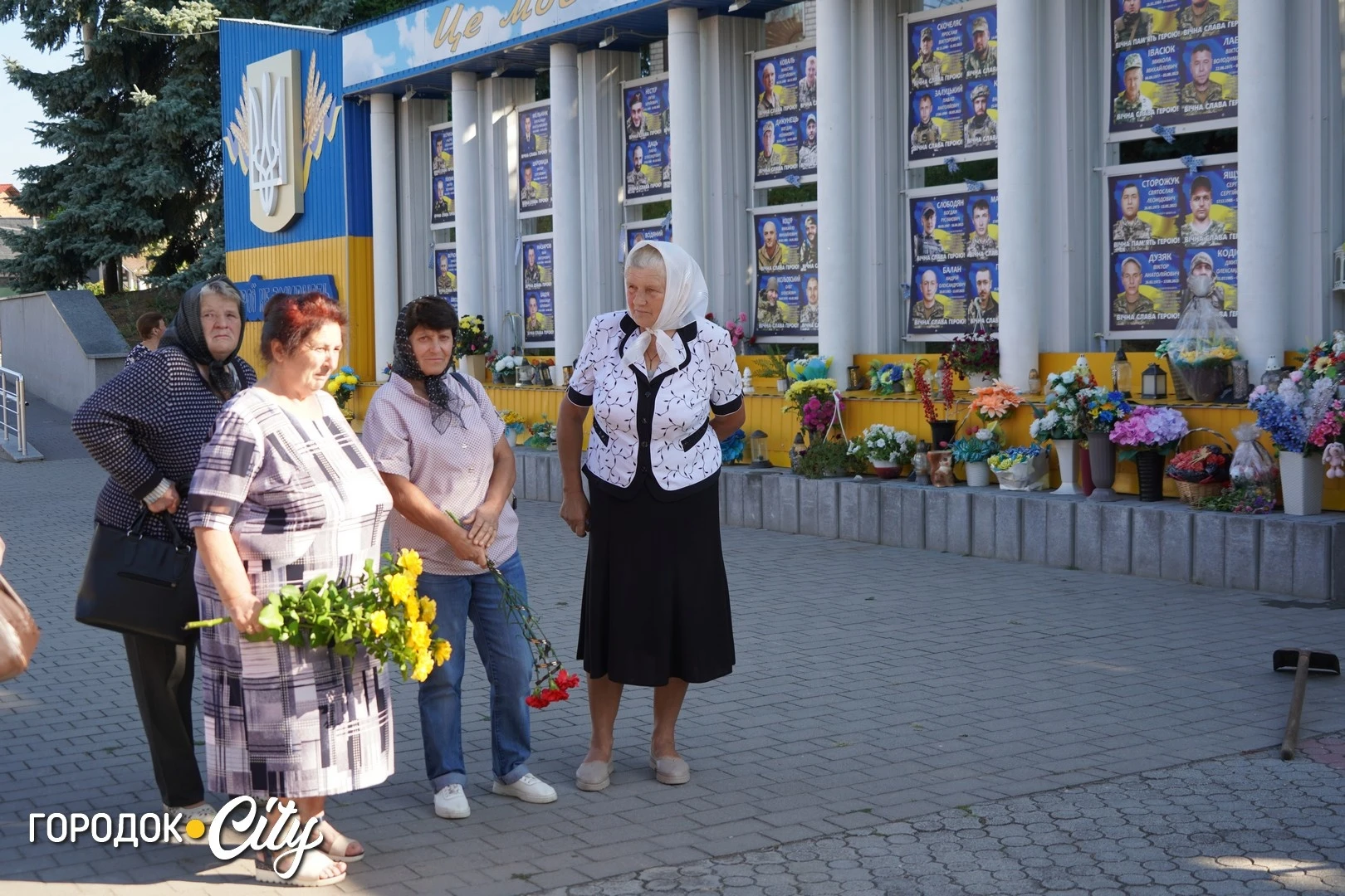 У Городку згадали історії двох полеглих воїнів — Олександра Сердечного та Сергія Черніховського