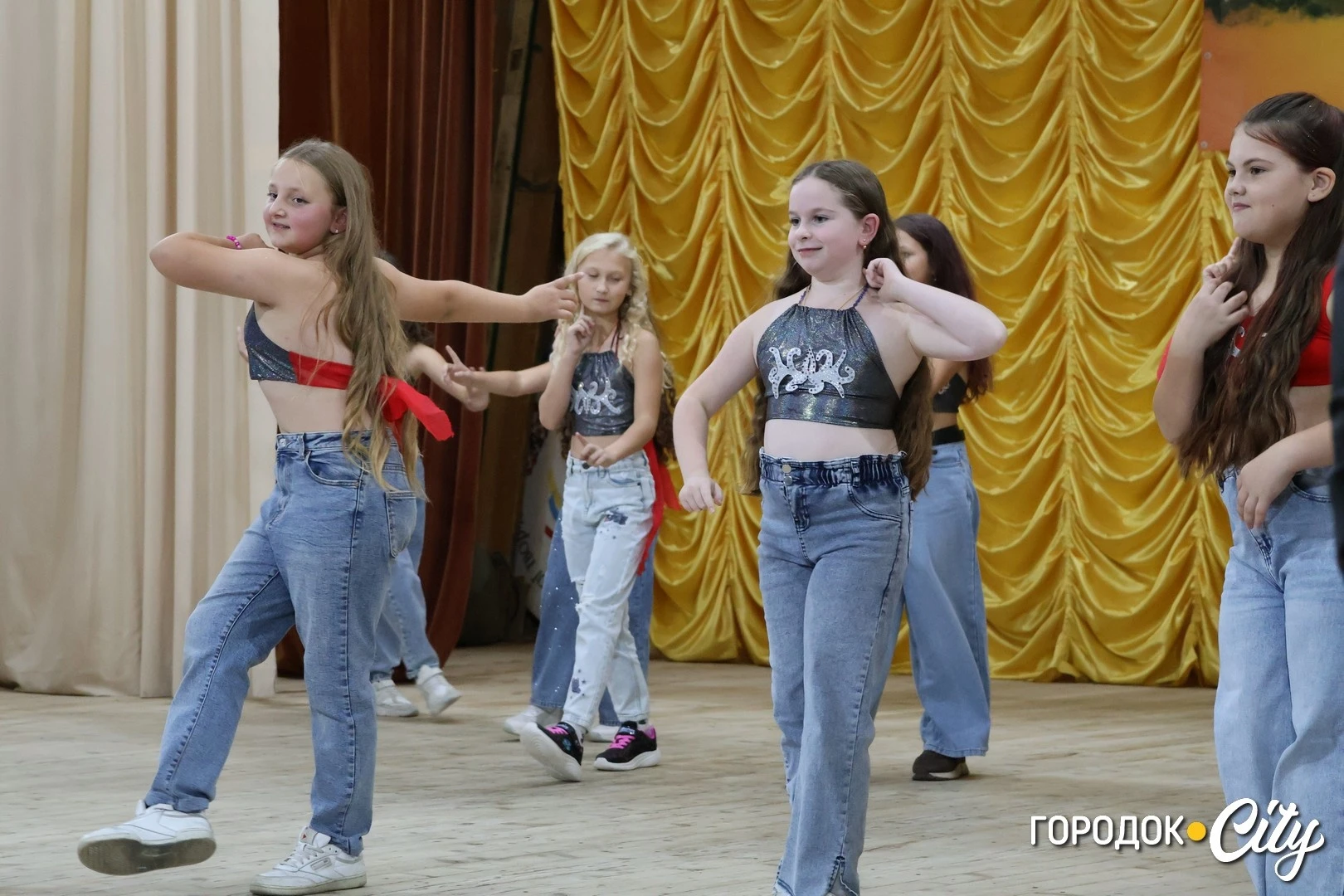 «Місто, що надихає». У Городку відбувся благодійний концерт дитячих творчих колективів