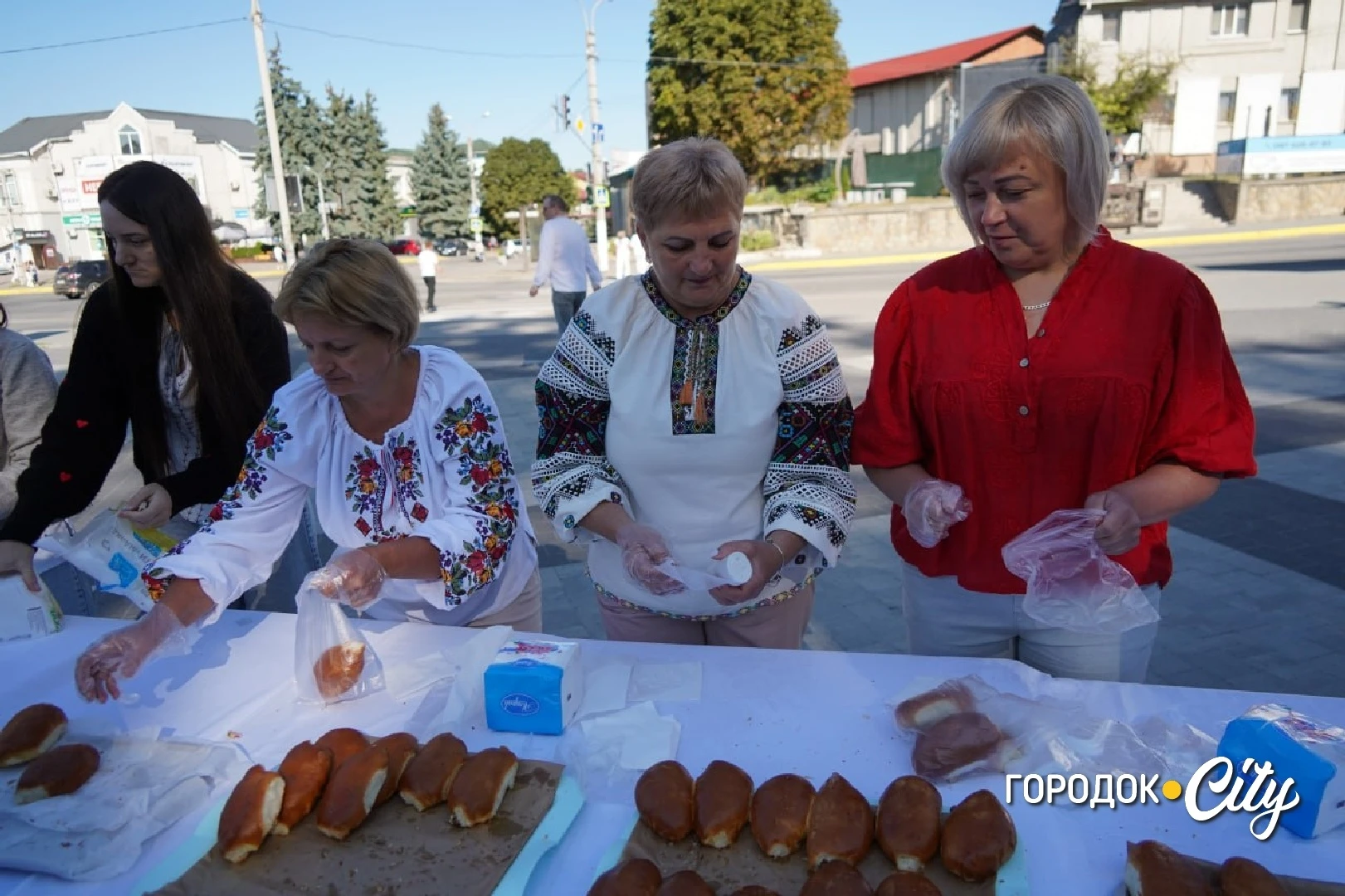 «Україну я хочу бачити вільною». Як у Городку відзначили 35-ту річницю Незалежності