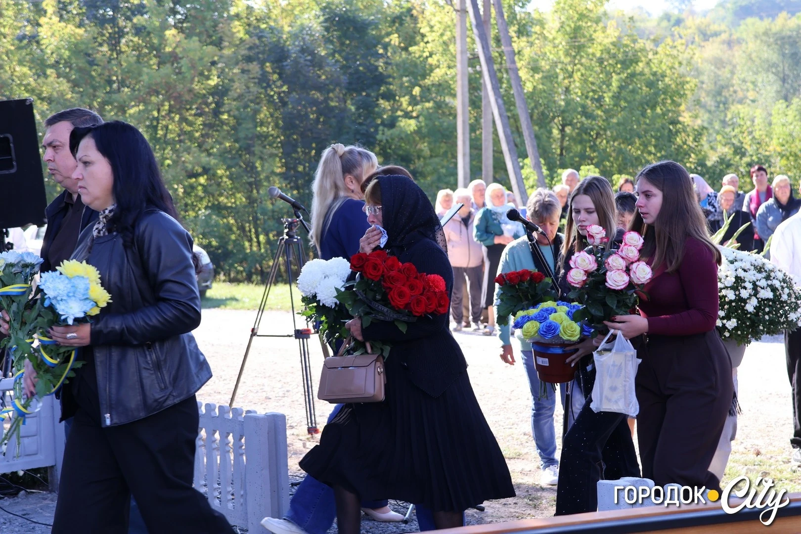 У Великому Карабчієві відкрили меморіальну дошку трьом полеглим захисникам