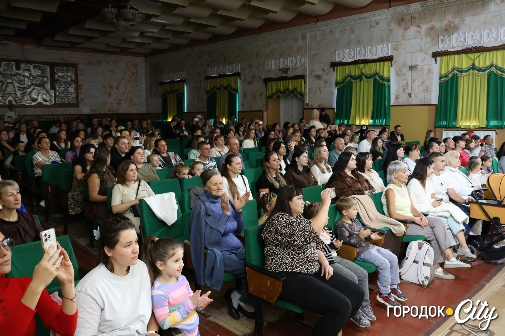 «Місто, що надихає». У Городку відбувся благодійний концерт дитячих творчих колективів