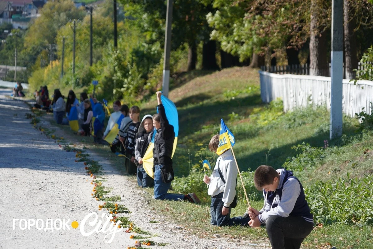 У селі Велика Яромирка городоччани провели в останню путь захисника Віктора Васильківського